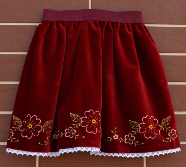 Fustă brodată