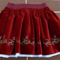 Fustă brodată pentru fetițe